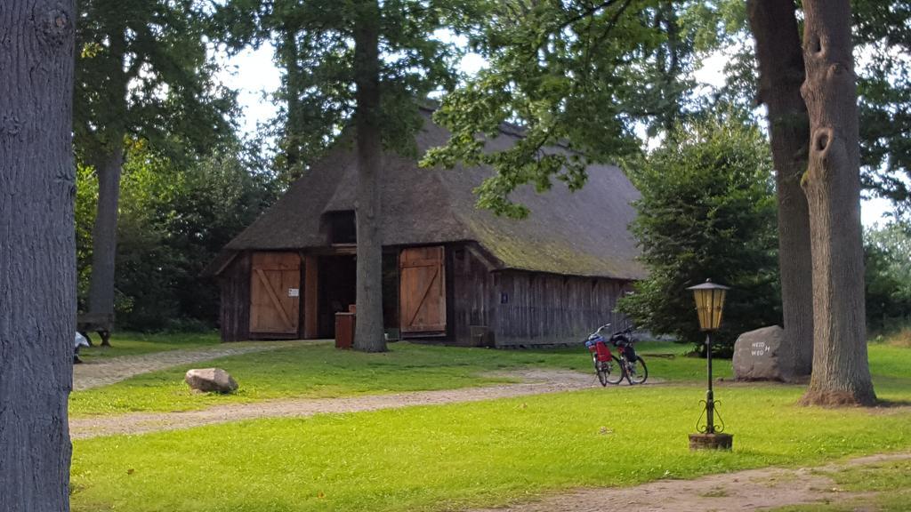 Hans-Eidig Stelle Buitenkant foto